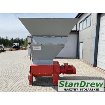 Rębak zasypowy REINBOLD RMZ 700S  2x 18.5kW