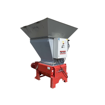 Rębak zasypowy REINBOLD RMZ 700S  2x 18.5kW